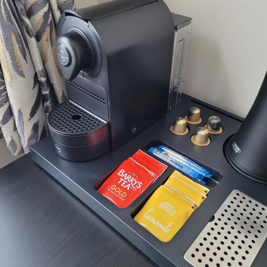 Dun Maeve Guesthouse Уестпорт Екстериор снимка