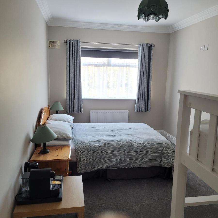 Dun Maeve Guesthouse Уестпорт Екстериор снимка